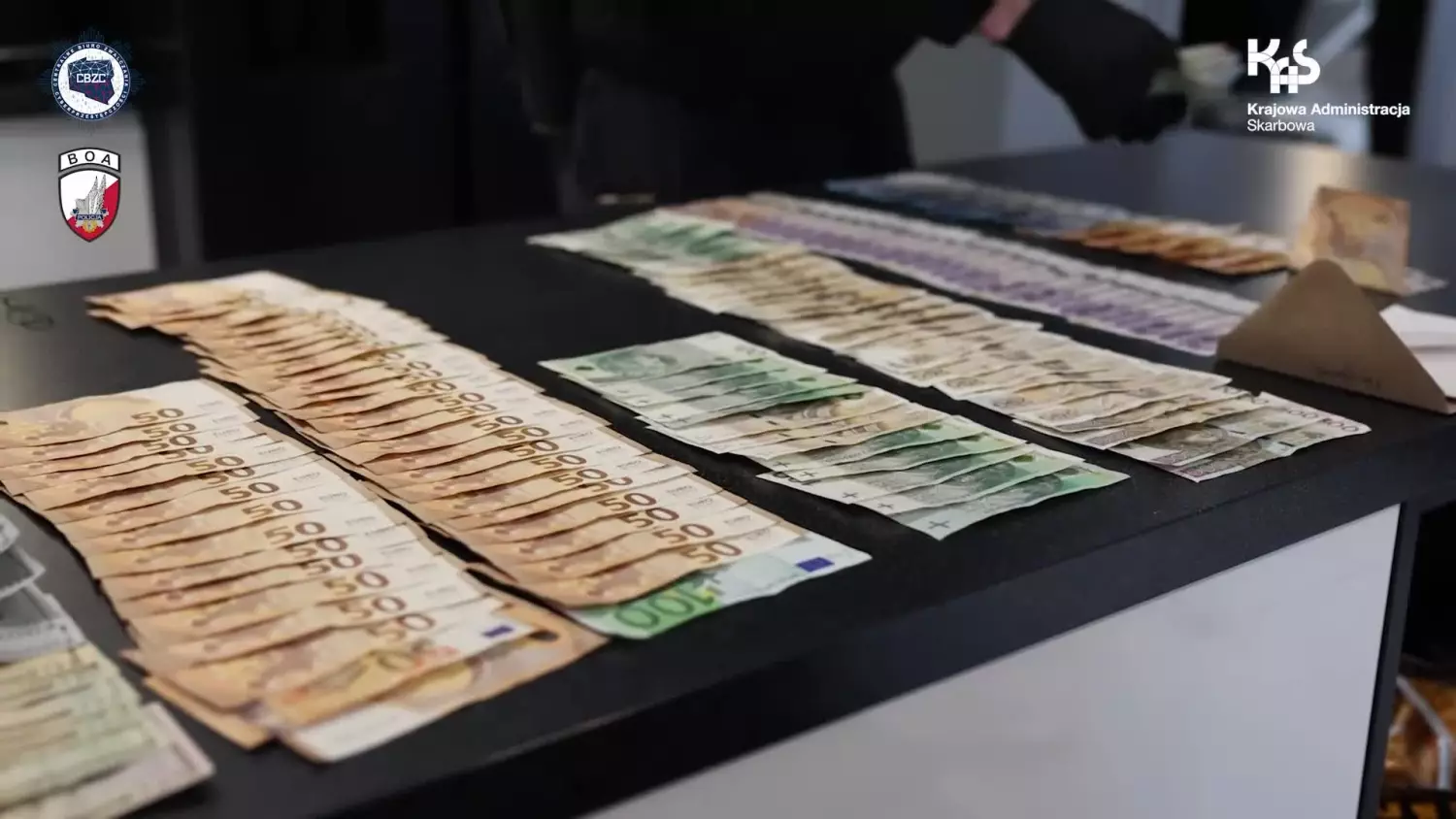 fdownloadernet-1920000065571201-1080p-c2663be.mp4